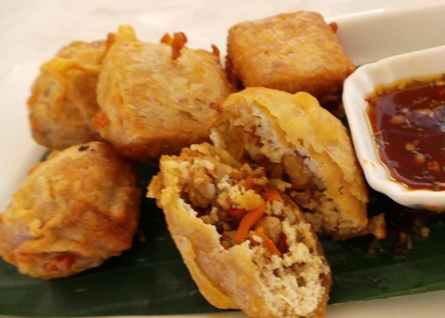 Enaknya Sore-sore Ngemil Tahu Goreng dan Cabai Rawit