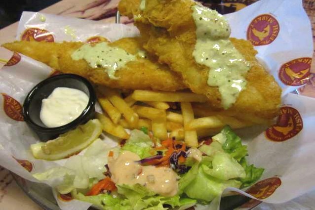 Asyiknya Malam Ini Makan Fish and Chips Gurih Renyah Khas Inggris