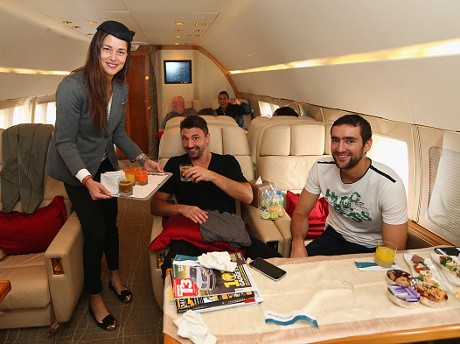 Ketika si Cantik Ana Ivanovic Jadi Pramugari Dadakan