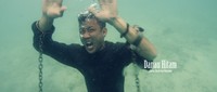 Pada malam berikutnya mereka mendapatkan mimpi aneh, misalnya tenggelam di dalam danau. Yang menyeramkan, ketika bangun dada mereka sesak hingga memuntahkan banyak air dan lumpur. (Dok Rapi Films)