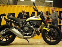 Scrambler sudah mulai diproduksi di pabrik Ducati yang berada di Bologna, Italia. Pihak Ducati pun mengadakan perayaan dengan para karyawan di pabriknya.
