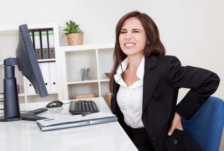 Sering Tekan Punggung yang Kaku Sampai Bunyi Krek? Ini Efek Negatifnya