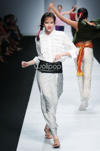 BINhouse by Obin Saya Adalah Indonesia, Jakarta Fashion Week 2015 at Senayan City. Jakarta. (Foto: Mohammad Abduh/Wolipop)