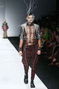 Fomalhaut Zamel 8 Infinite Capsule Collection Asosiasi Perancang Pengusaha Muda Indonesia. Jakarta Fashion Week 2015 at Senayan City. Jakarta. [Foto: Mohammad Abduh/Wolipop]