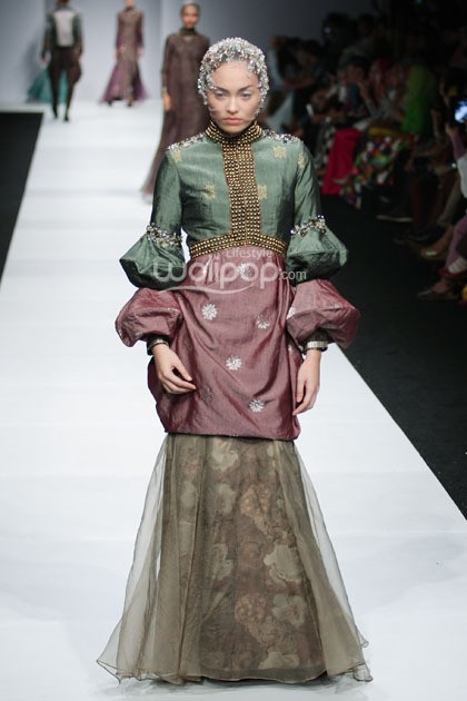 Fomalhaut Zamel 8 Infinite Capsule Collection Asosiasi Perancang Pengusaha Muda Indonesia. Jakarta Fashion Week 2015 at Senayan City. Jakarta. [Foto: Mohammad Abduh/Wolipop]