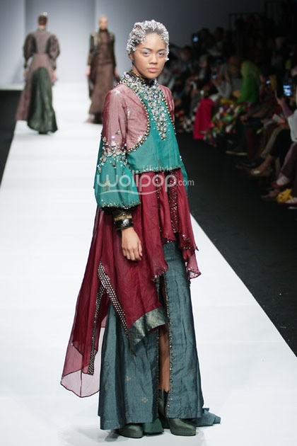 Fomalhaut Zamel 8 Infinite Capsule Collection Asosiasi Perancang Pengusaha Muda Indonesia. Jakarta Fashion Week 2015 at Senayan City. Jakarta. [Foto: Mohammad Abduh/Wolipop]