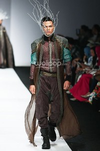 Fomalhaut Zamel 8 Infinite Capsule Collection Asosiasi Perancang Pengusaha Muda Indonesia. Jakarta Fashion Week 2015 at Senayan City. Jakarta. [Foto: Mohammad Abduh/Wolipop]