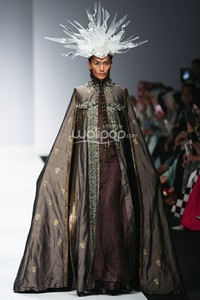 Fomalhaut Zamel 8 Infinite Capsule Collection Asosiasi Perancang Pengusaha Muda Indonesia. Jakarta Fashion Week 2015 at Senayan City. Jakarta. [Foto: Mohammad Abduh/Wolipop]