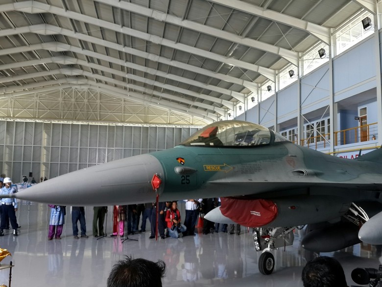 KSAU Resmikan Pengoperasian Skadron Udara F-16 di Pekanbaru KSAU Resmikan Pengoperasian Skadron Udara F-16 di Pekanbaru