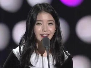IU Jadi Best Female Artist di MAMA 2014