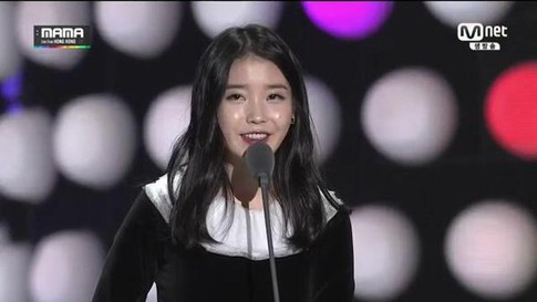 IU Jadi Best Female Artist di MAMA 2014