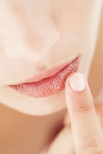 Bibir Pecah-pecah dan Kering? Obati dengan Mentimun dan Madu (2)