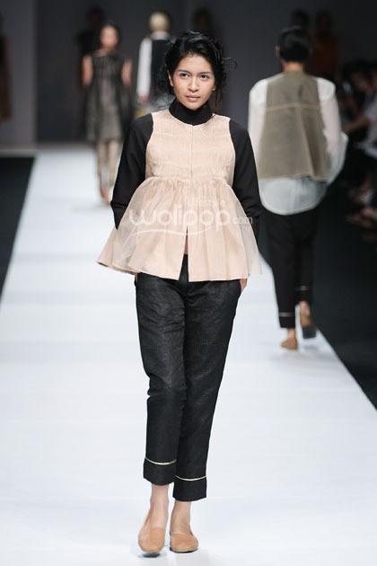Vassilisa Anastasia 8 Infinite Capsule Collection Asosiasi Perancang Pengusaha Muda Indonesia. Jakarta Fashion Week 2015 at Senayan City. Jakarta. [Foto: Mohammad Abduh/Wolipop]