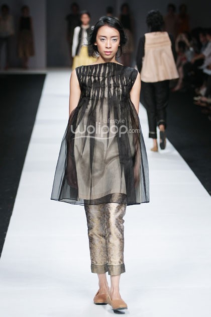 Vassilisa Anastasia 8 Infinite Capsule Collection Asosiasi Perancang Pengusaha Muda Indonesia. Jakarta Fashion Week 2015 at Senayan City. Jakarta. [Foto: Mohammad Abduh/Wolipop]