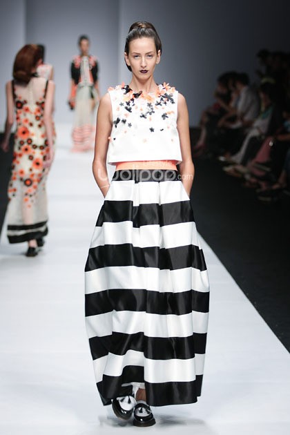 Gregorius Vici 8 Infinite Capsule Collection. Asosiasi Perancang Pengusaha Muda Indonesia. Jakarta Fashion Week 2015 at Senayan City. Jakarta. [Foto: Mohammad Abduh/Wolipop]