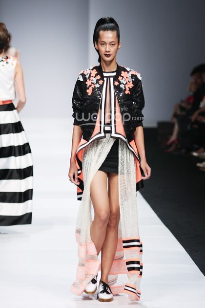 Gregorius Vici 8 Infinite Capsule Collection. Asosiasi Perancang Pengusaha Muda Indonesia. Jakarta Fashion Week 2015 at Senayan City. Jakarta. [Foto: Mohammad Abduh/Wolipop]