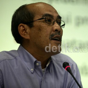 Faisal Basri: Nilai Tukar Rupiah Rusak Karena Minyak