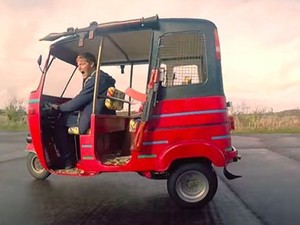 Bajaj Gila Bermesin Honda CBR600