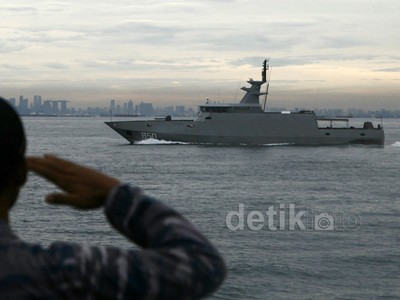 2 KRI Siap Patroli Di Perairan Anambas