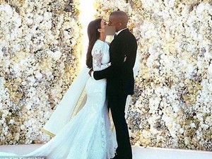 Foto Ciuman Kim dan Kanye West Saat Nikah Terpopuler di Instagram