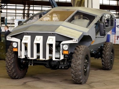 Mobil Tempur Traktor Rusia