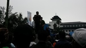 Tuntut Ganti Rugi Waduk, Warga Jatigede Sumedang Kepung Gedung Sate