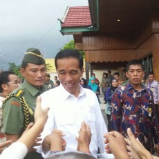 Senangnya Yanti, Diberi Jokowi Rp 32 Juta untuk Beli 16 Unit Mesin Jahit