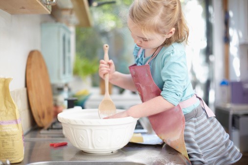 Agar Anak Lebih Kreatif dan Percaya Diri, Ajarkan Memasak dengan Cara Ini