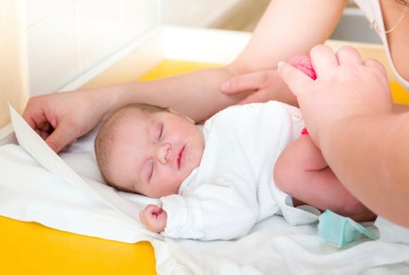 Hai Bunda, Begini Lho Cara Tepat Merawat Tali Pusar Bayi yang Baru Lahir