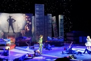 Menonton Aksi Nyata Peter Pan di Singapura