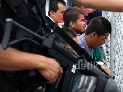 Raut Kesedihan ABK Vietnam Lihat Kapalnya Diledakkan