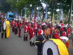 Pawai Artis-artis FFI 2014 Hebohkan Palembang