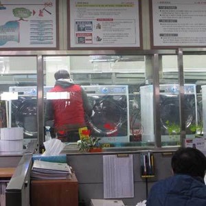 Robot di Balik Perakitan Mesin Cuci LG
