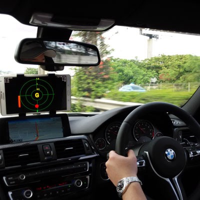 Aksi Galaxy Tab S di Dashboard Lamborghini cs