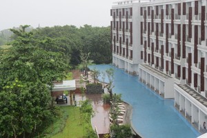 Hotel Nyaman, Main Golf dan Lihat Rusa di Rancamaya