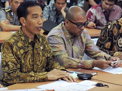 Jokowi Teleconference dengan Kepala Daerah