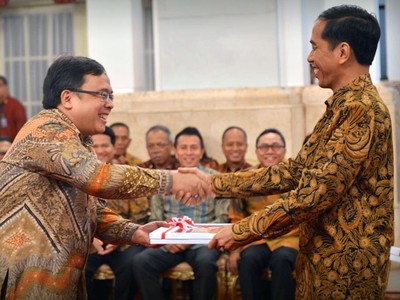 Jokowi Serahkan Daftar Isian Pelaksanaan Anggaran