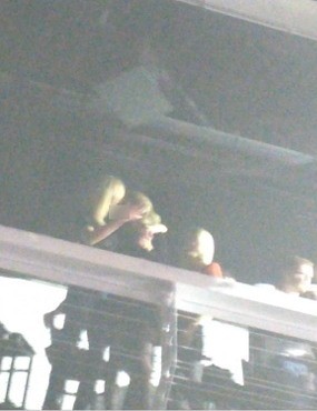 Beredar Foto Taylor Swift Cium Bibir Model Karlie Kloss