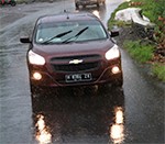 Tips Berkendara Aman di Musim Hujan
