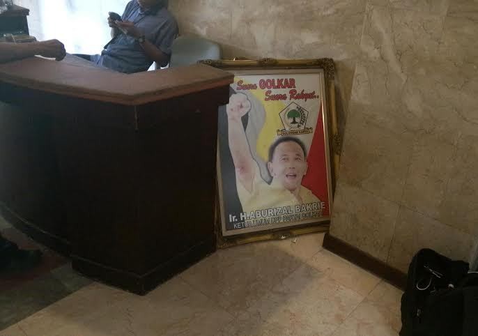 Foto Ical di DPP Golkar Diturunkan, Surat untuk Idrus Ditolak