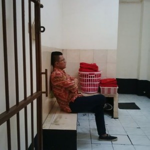 Hadapi Sidang Vonis, Hafitd Tampil Berkemeja Cokelat