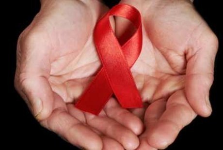 Terinfeksi HIV, Anak dan Orang Tua Sama-sama Rugi