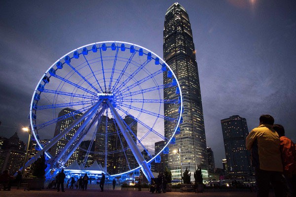 Hong Kong Punya Bianglala Raksasa!