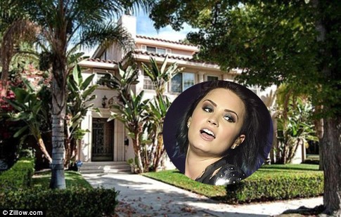 Mengintip Rumah Sewaan Demi Lovato Senilai Rp 27,7 Miliar