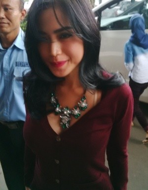 Hadiri Sidang, Jessica Iskandar Cuma Senyum Ditanya Soal Twitter Ludwig