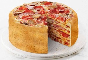 Inilah Hasil Persilangan Antara Pizza dengan Cake, Burger dan Ramen