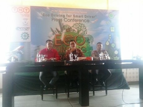 Polisi Ajari Eco Driving Pengemudi TNT