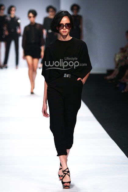 Sapto Djojokartiko Senayan City. Jakarta Fashion Week 2015 at Senayan City. Jakarta. [Foto: Mohammad Abduh/Wolipop]