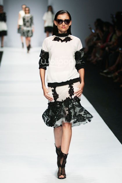 Barli Asmara Senayan City. Jakarta Fashion Week 2015 at Senayan City. Jakarta. [Foto: Mohammad Abduh/Wolipop]