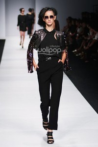 Sapto Djojokartiko Senayan City. Jakarta Fashion Week 2015 at Senayan City. Jakarta. [Foto: Mohammad Abduh/Wolipop]